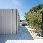 Victorie Buqez Villa Drage