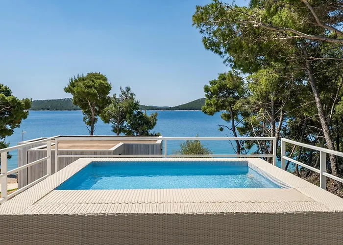 Victorie Buqez Villa *