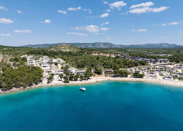 Victorie Buqez Villa *