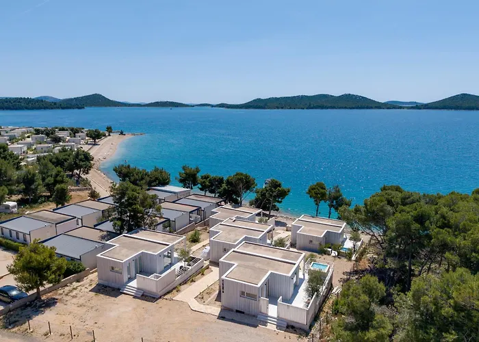 Victorie Buqez Villa