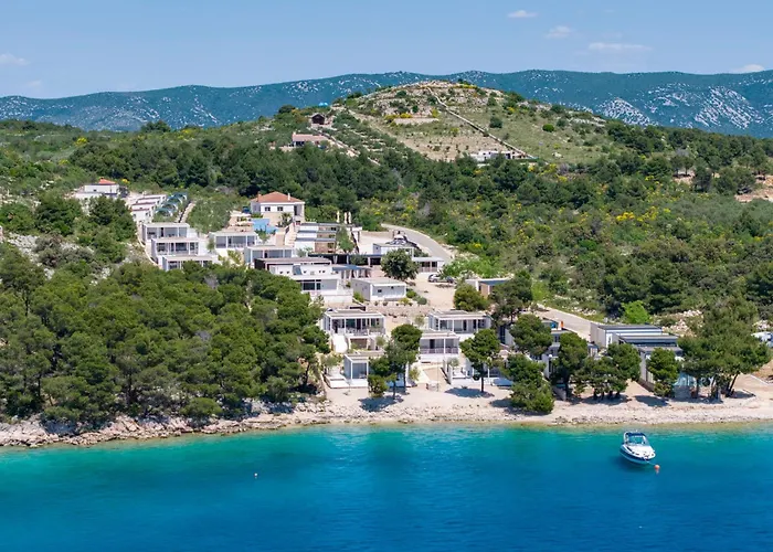 Victorie Buqez Villa Drage
